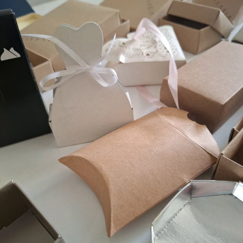 Gift packaging boxes like new
