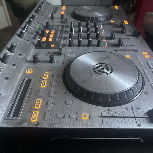 Numark 4TRAK DJ controller new with jog wheels