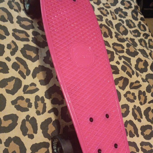 Penny Board Awai with Ridge wheels like new, pink