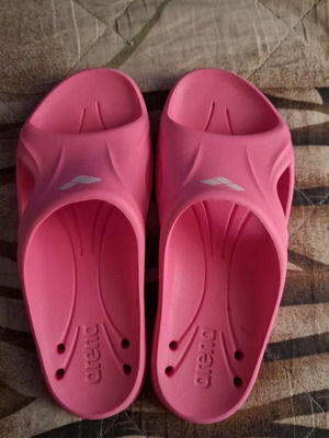 Arena swimming slippers size 35, pink, non-slip