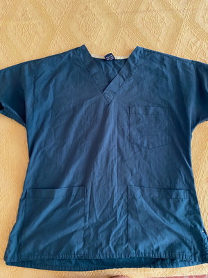 Medical clothing set like new, size M