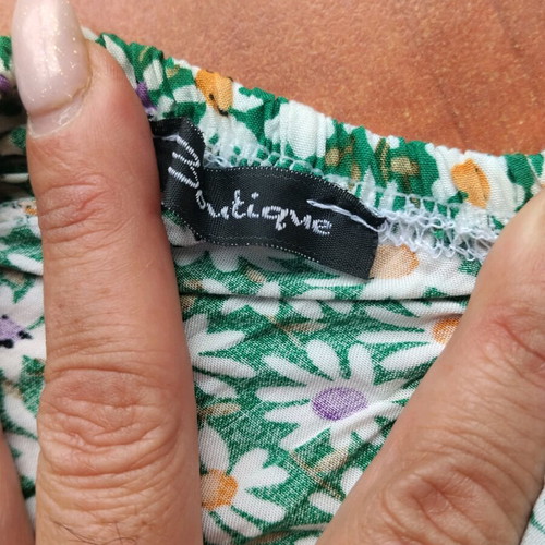 Blouse with daisies used, size M, multicolored