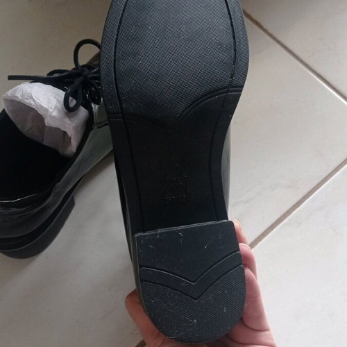 Γυναικεία παπούτσια Arte Piedi λουστρίνι μαύρα σαν καινούργια, μέγεθος 39