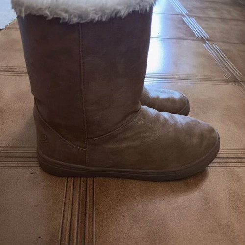 Benetton kids boot used brown size 32 with gift slippers