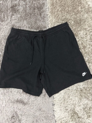 Nike shorts black like new, size XL