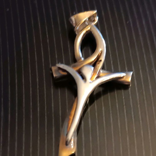 Gold cross 14k used, yellow and white gold 4.5 grams