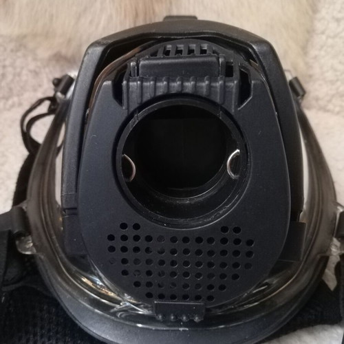 Gas mask with panoramic polycarbonate visor, industrial or firefighting use