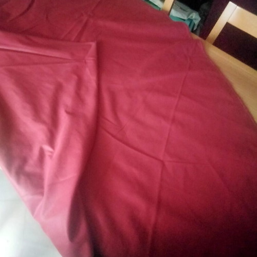 Burgundy round tablecloth used, diameter 2.65m large size