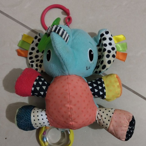 Infantino Hanging Crib and Stroller Toy with Peanut The Elephant Teether like new for newborns