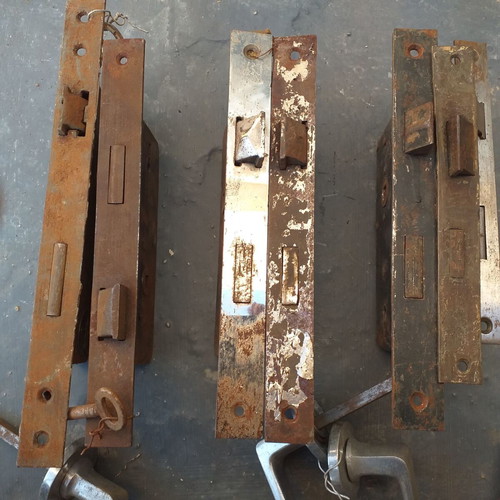 Old locks used, pack of 10 with handles and keys