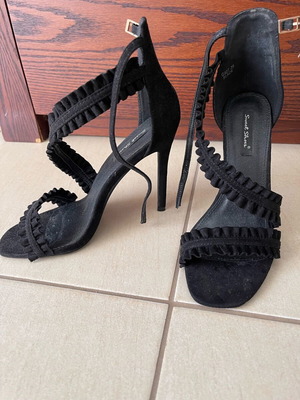 Suede sandals like new, 11.5 cm heel, size 39, black