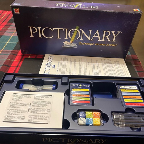 Pictionary board game 2002 like new