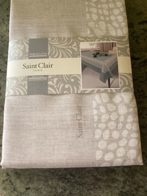 Saint Clair Tablecloth and Runner new