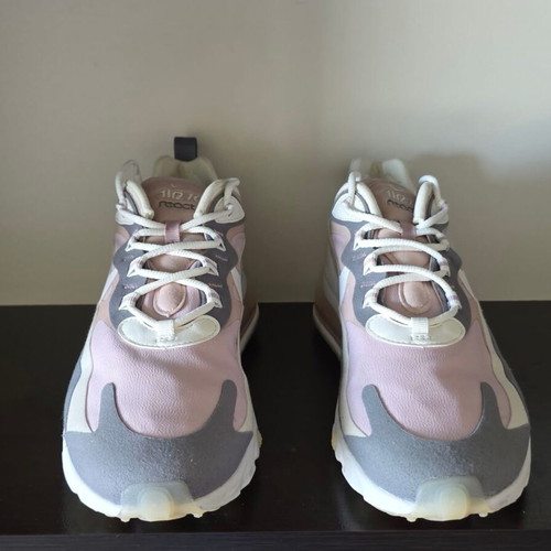 Nike Air Max 270 React sports shoes like new, size 42, beige
