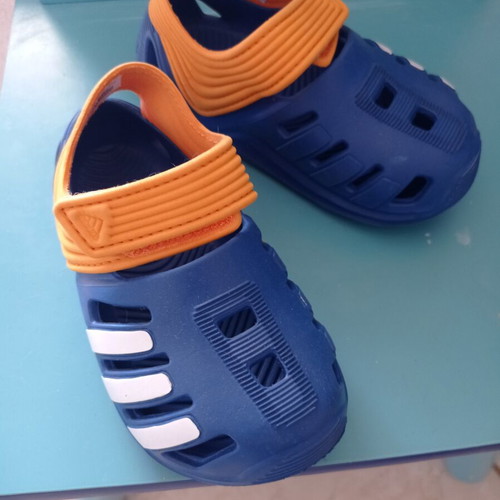 Adidas baby beach shoes size 21