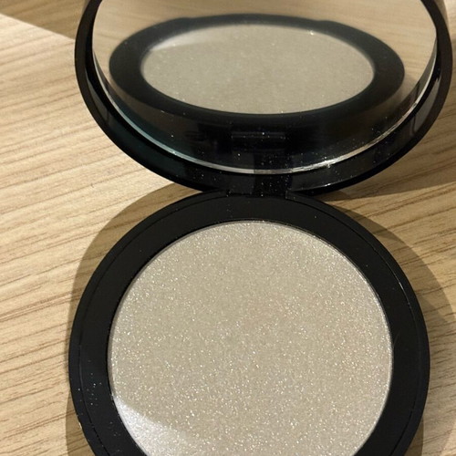 Κραγιόν και highlighter καινούργια με υπέροχες αποχρώσεις
