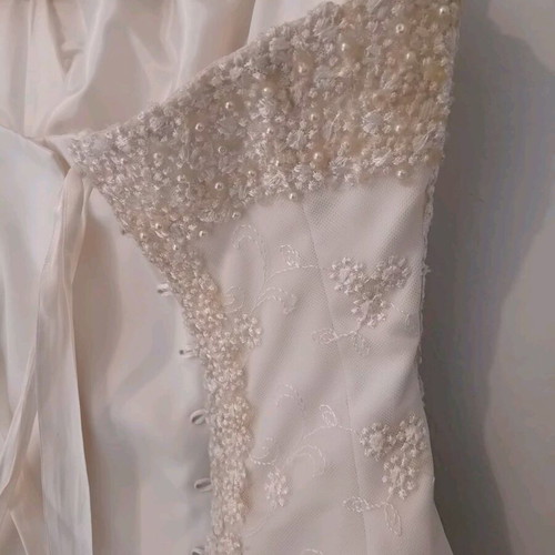 Boho wedding dress used with adjustable bust