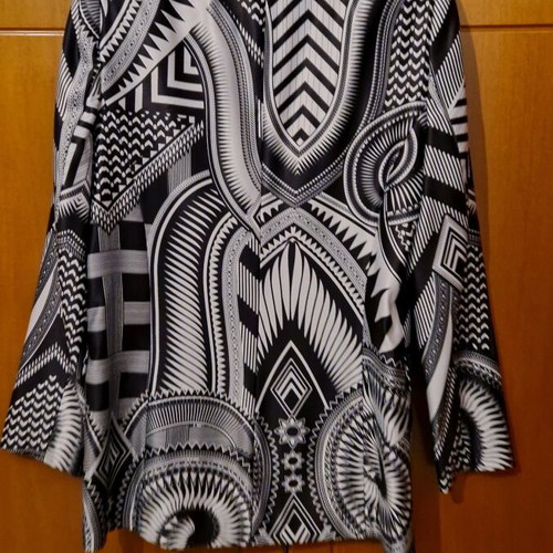 Zoya women's blazer jacket like new with geometric print white and gray