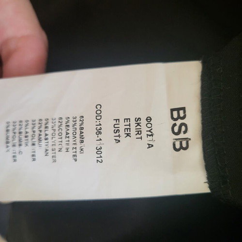 BSB skirt size 42 like new, black, pleated A-line