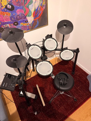 Roland TD-07DMK V-Drum set σαν καινούργιο με αξεσουάρ