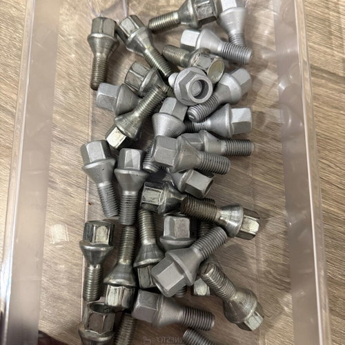 Car bolts 4x100 like new
