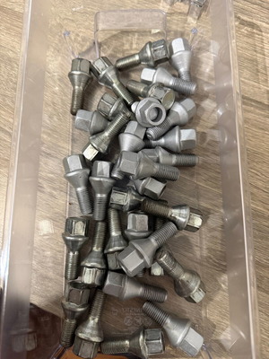 Car bolts 4x100 like new