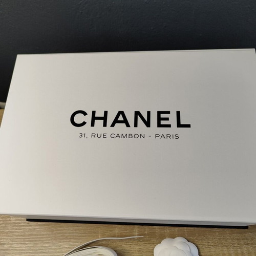 Chanel Rue Cambon 31 White Box used from Paris Boutique