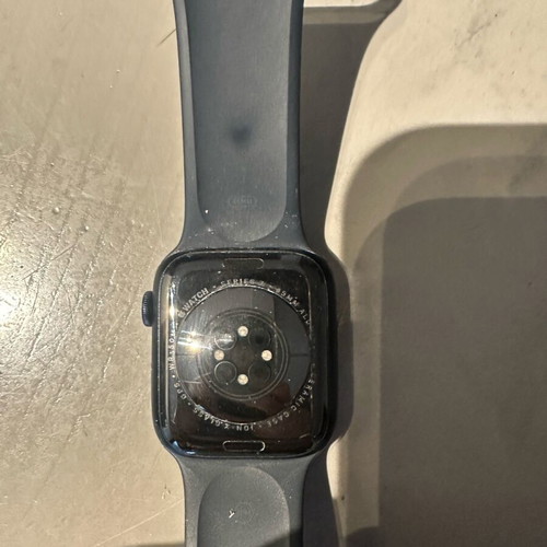 Apple Watch 7 45cm like new with screen protectors