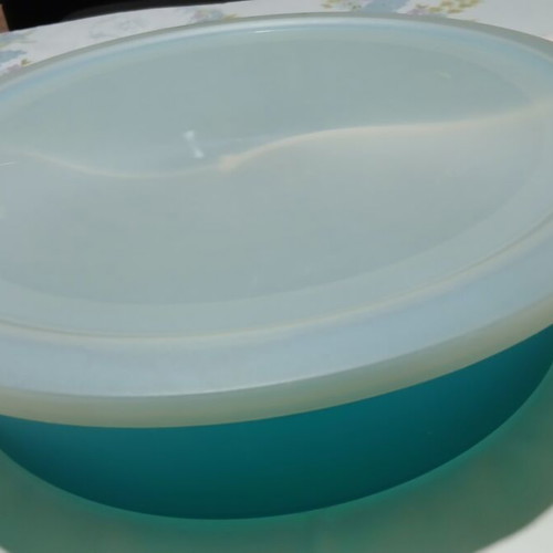 Tupperware Vintage Serving Bowl 32cm with Lid and Dividers like new, turquoise