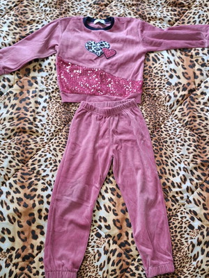 Frenzy velvet sweatshirt set with sequins for 6 years like new pink