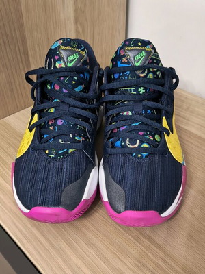 Nike Zoom Freak 2 Antetocounmpo athletic shoes like new, multicolor