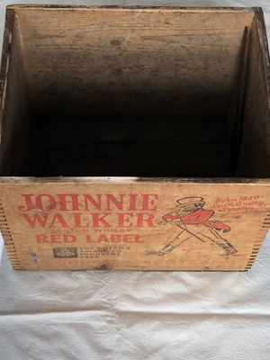 Ξύλινο κιβώτιο Johnnie Walker Red Label μεταχειρισμένο, συλλεκτικό