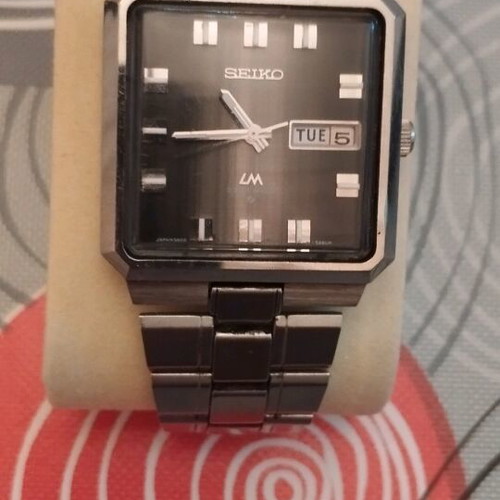 Seiko men's black watch like new