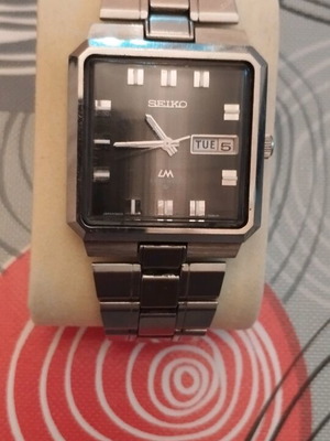 Seiko men's black watch like new