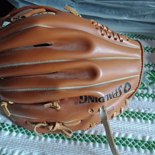 Spalding The Rebel leather baseball glove like new