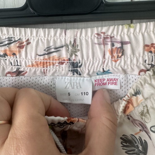 Zara kids' swim shorts with tropical print, like new, size 5 years