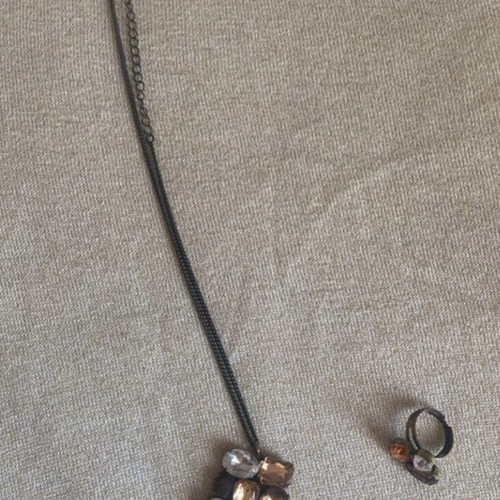 Avon necklace and ring set in earthy tones