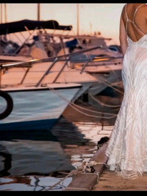 Mermaid wedding dress like new, detachable train, size S