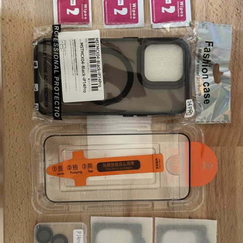 Full Protection Set for iPhone 14 Pro with Silicone Case and Tempered Glass