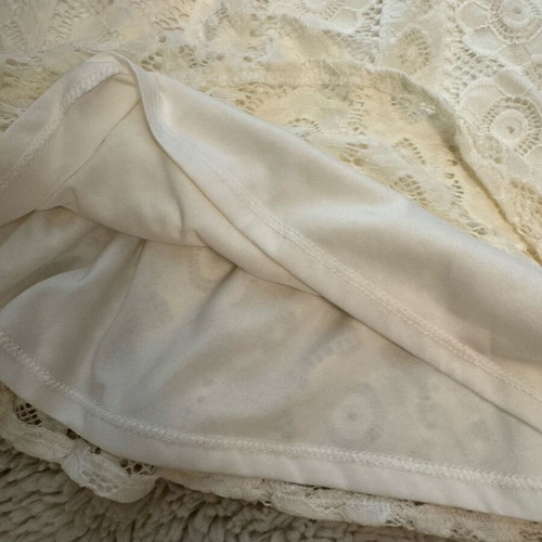 White dress with embroidery Aeropostale size M like new, short