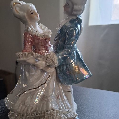 Vintage porcelain figurine romantic dancing couple used, 20cm