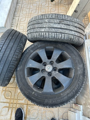Opel Insignia tires 225/55/17 used with Michelin tires 2022