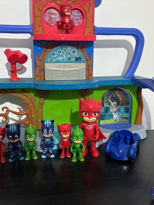 PJ Masks Headquarters Set with 7 Used Figures