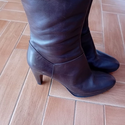 Leather women's boots size 39 brown like new, 9 cm heel