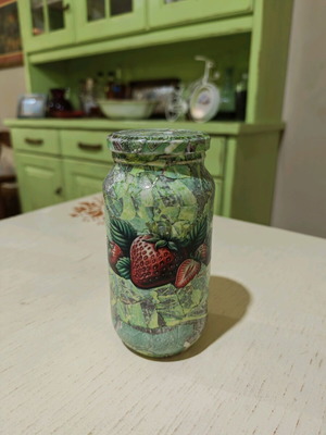 DIY Glass Jar with Marble Effect and Strawberries like new