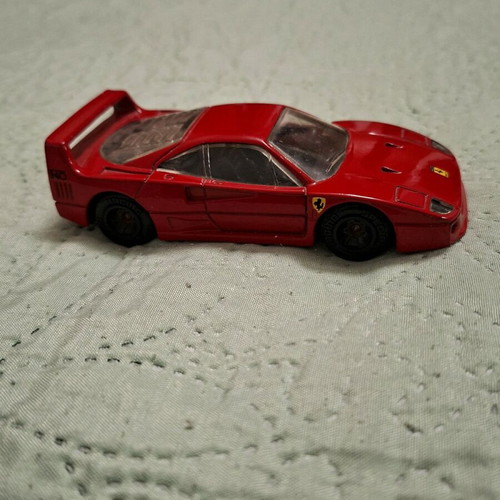 Ferrari F40 1988 Matchbox collectible like new, scale 1:39