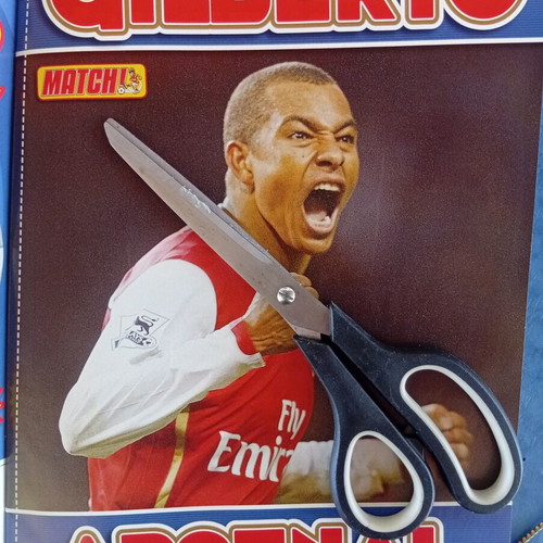 Match Football Magazine issue 2-8/1/2007 like new with Chelsea posters
