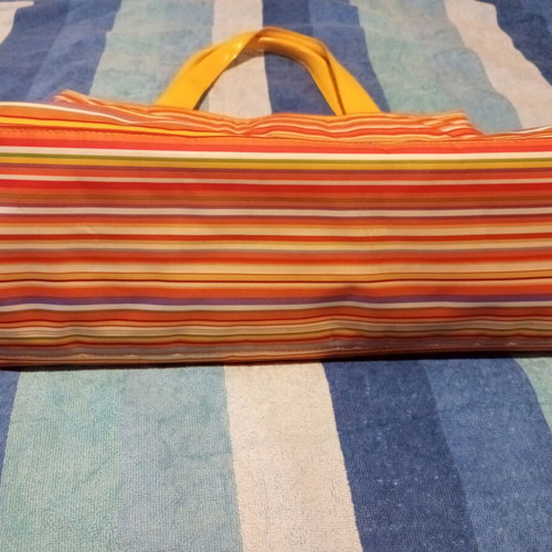 Beach bag orange with multicolor stripes like new, shoulder type
