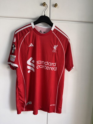 Salah Jersey #11 new, medium size