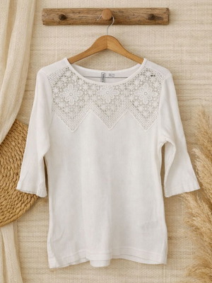 White blouse with lace and rib fabric, size M, like new